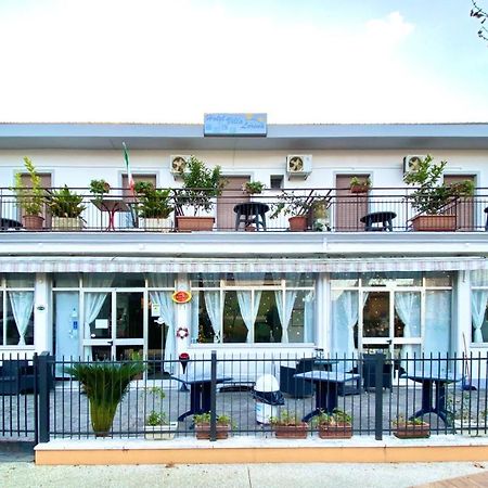 Hotel Villa Lorena Rimini Extérieur photo