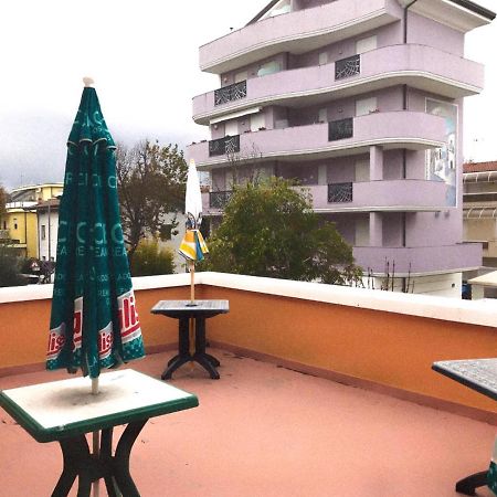 Hotel Villa Lorena Rimini Extérieur photo
