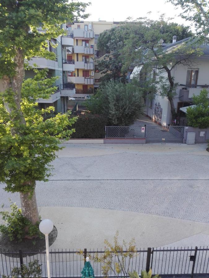 Hotel Villa Lorena Rimini Extérieur photo