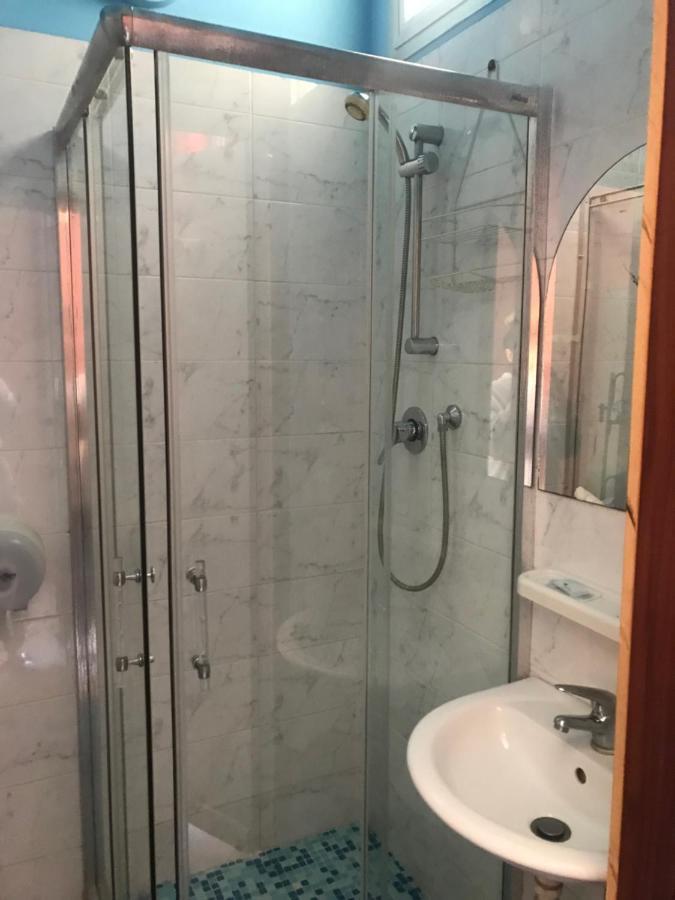Hotel Villa Lorena Rimini Extérieur photo