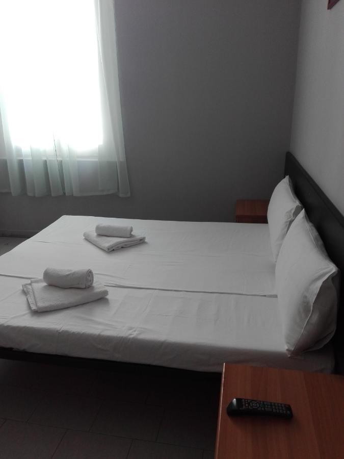 Hotel Villa Lorena Rimini Extérieur photo