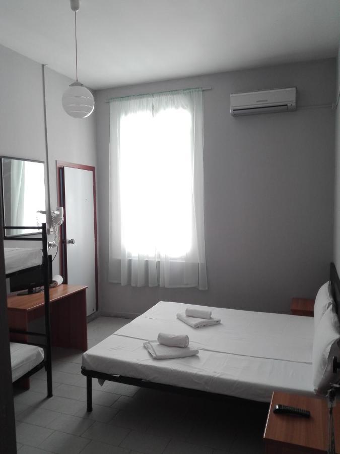 Hotel Villa Lorena Rimini Extérieur photo