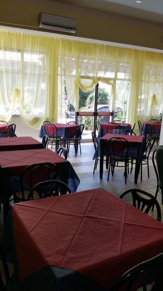 Hotel Villa Lorena Rimini Extérieur photo