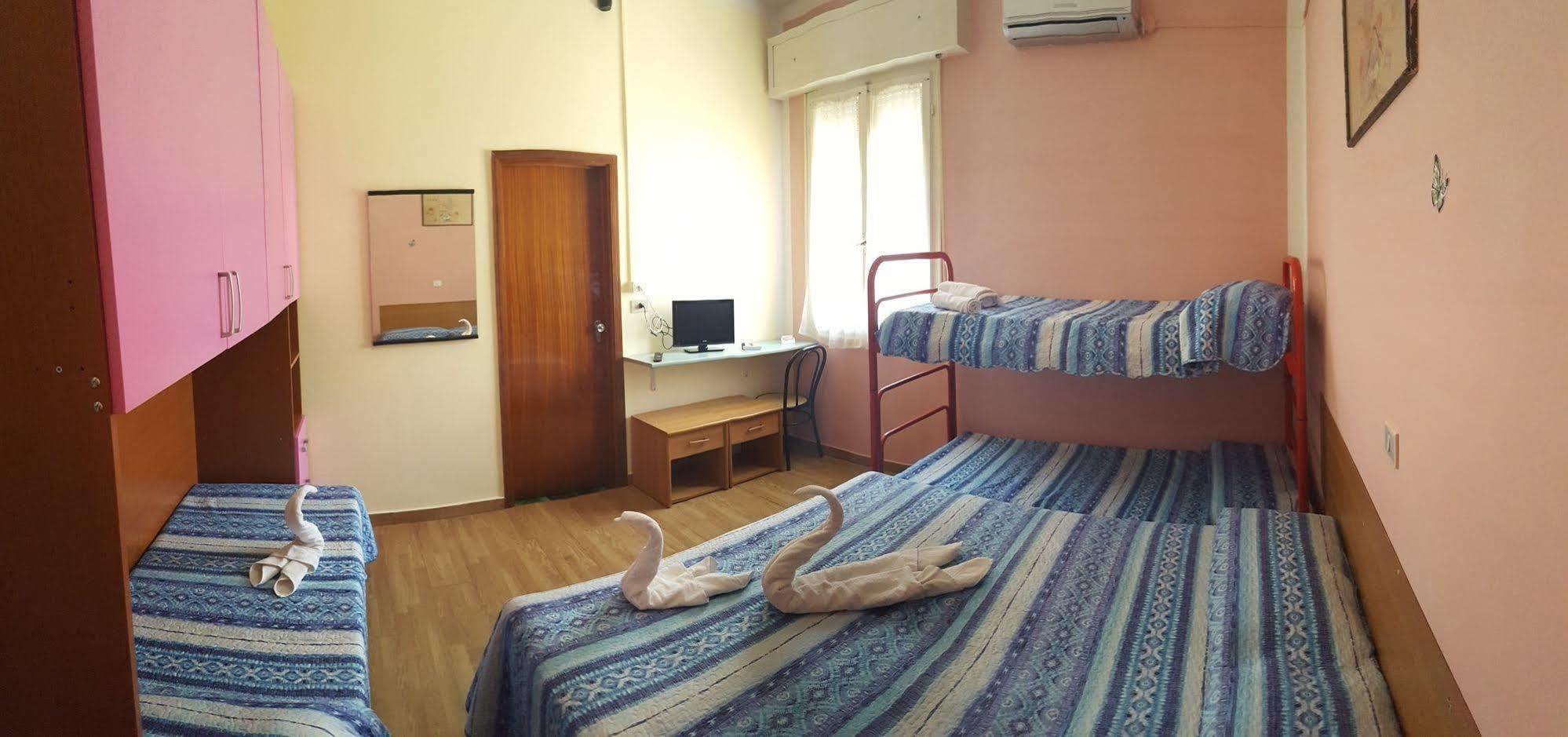 Hotel Villa Lorena Rimini Extérieur photo