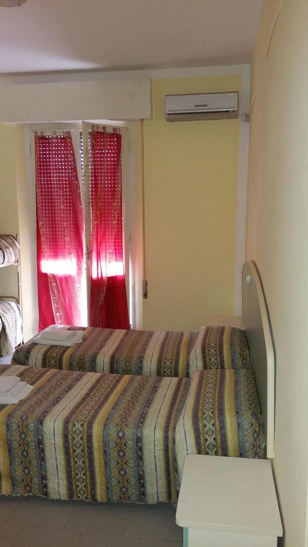 Hotel Villa Lorena Rimini Extérieur photo