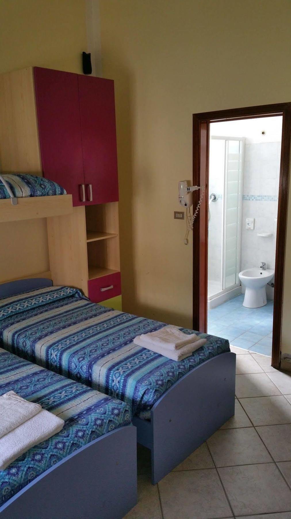Hotel Villa Lorena Rimini Extérieur photo