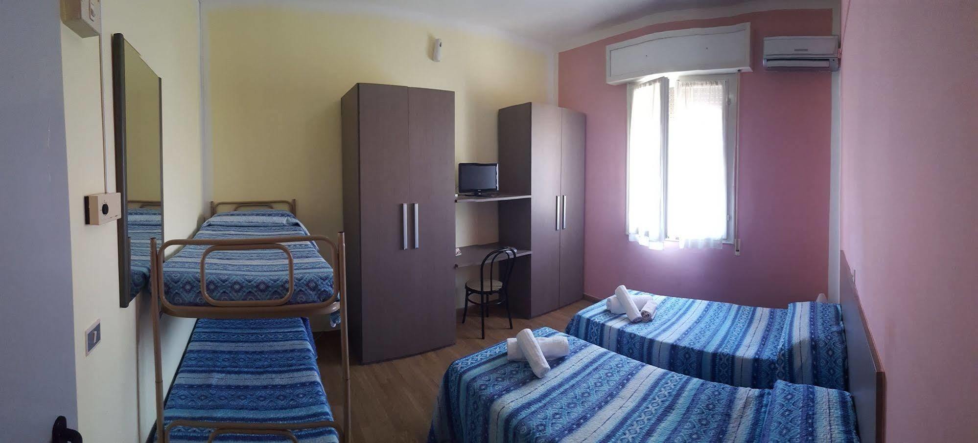 Hotel Villa Lorena Rimini Extérieur photo