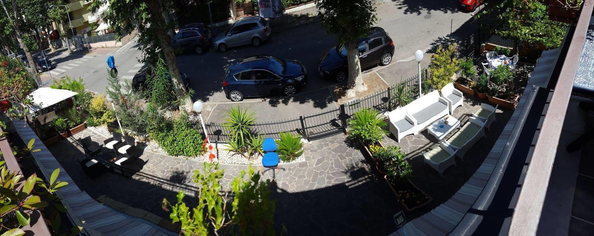 Hotel Villa Lorena Rimini Extérieur photo